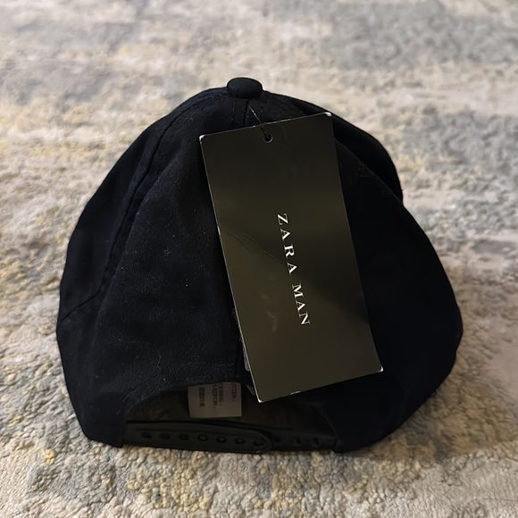 Zara Men’s Cap - Picture 3 of 4